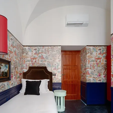 The Couper Condotti Hotel Rome